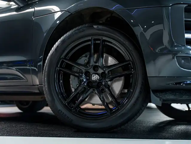 Porsche Macan view 7