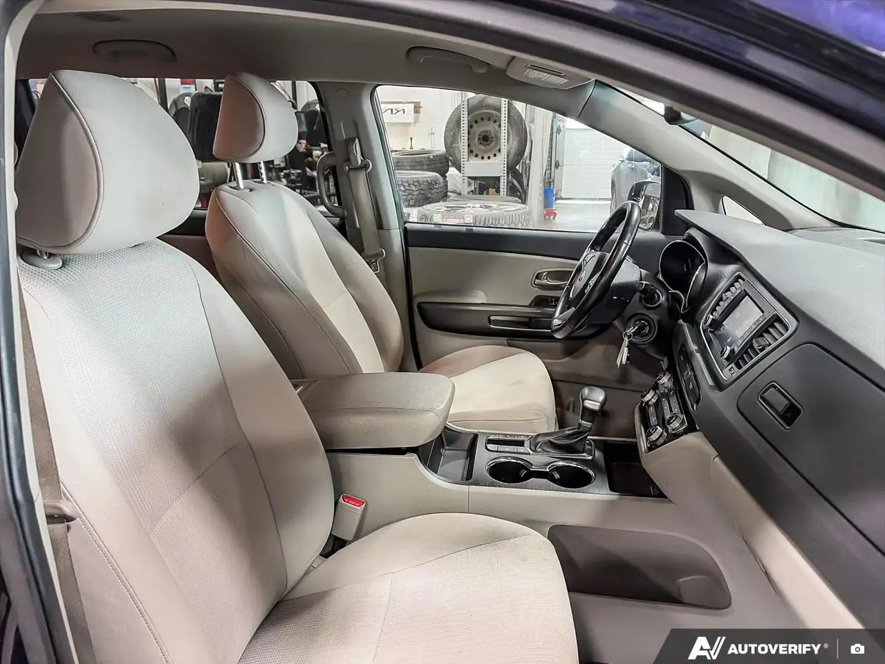 Kia Sedona снимка Kia Sedona