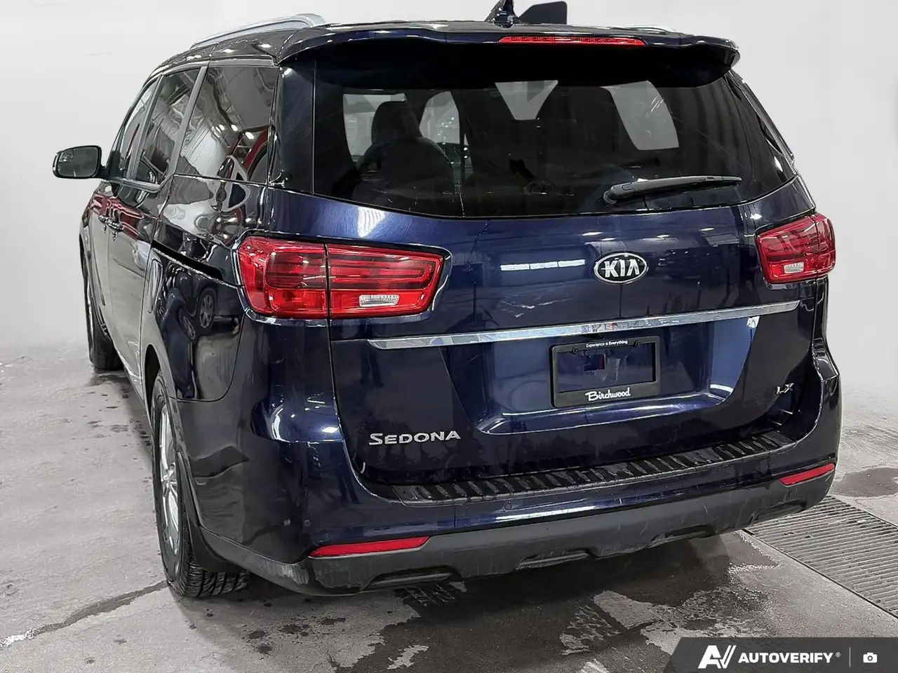 Kia Sedona снимка Kia Sedona