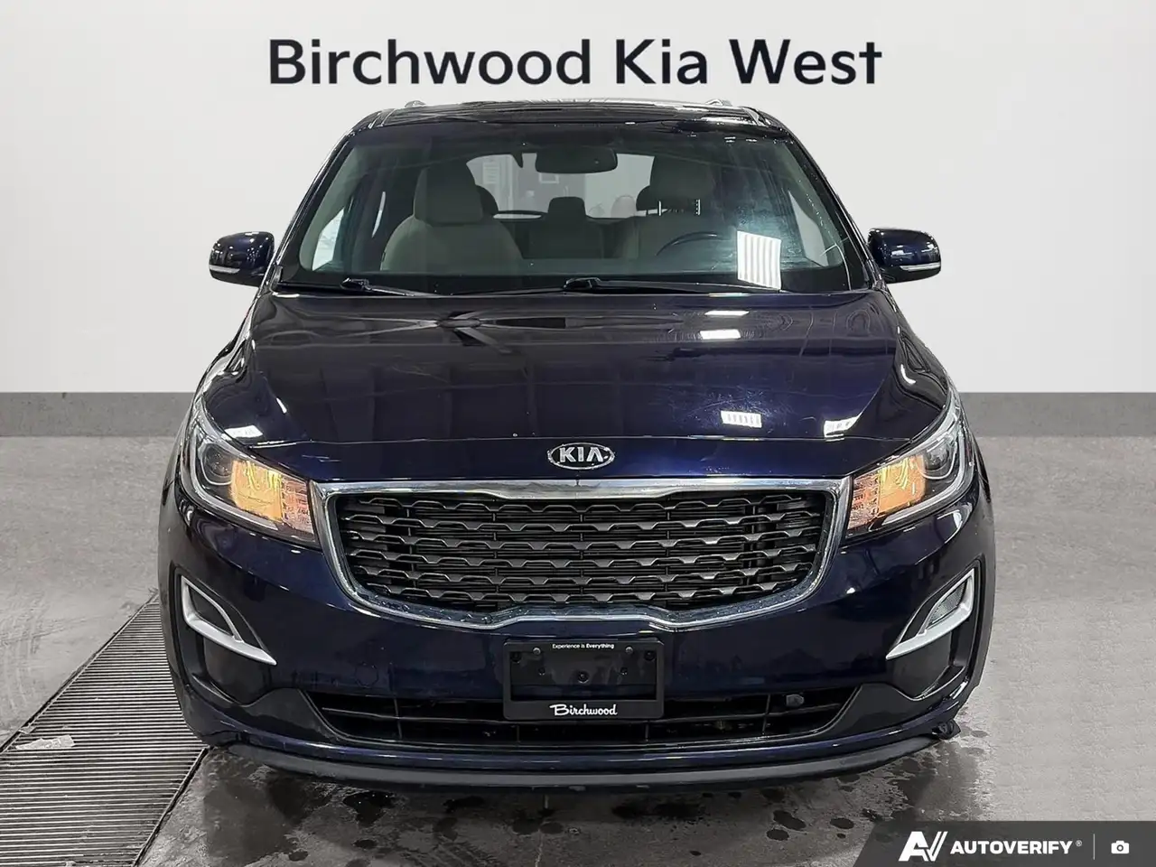 Kia Sedona снимка Kia Sedona