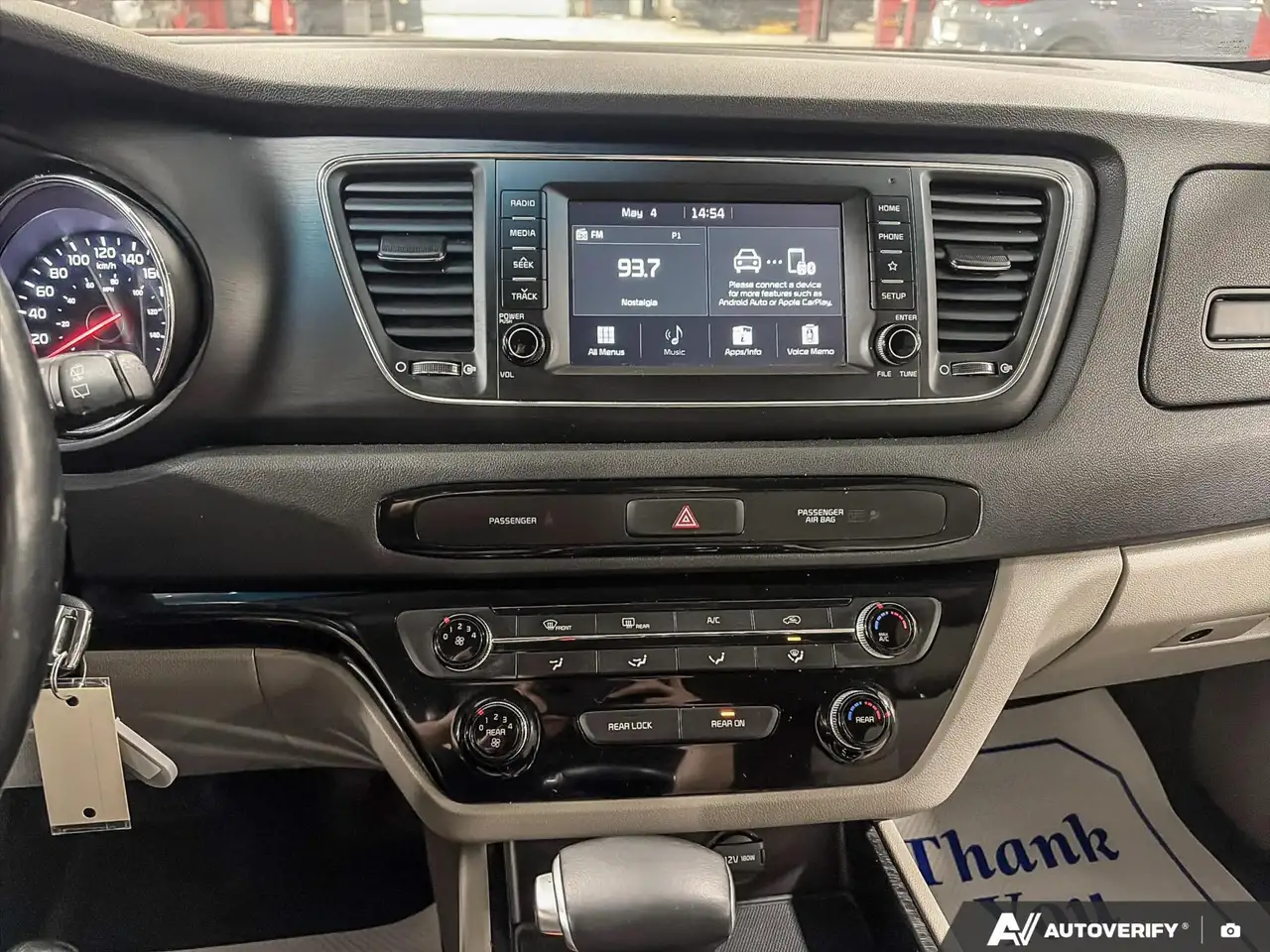 Kia Sedona снимка Kia Sedona