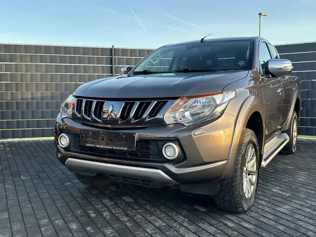 Mitsubishi L200 Plus Club Cab 4WD*CAM*KLIMA*SHZ*AHK*