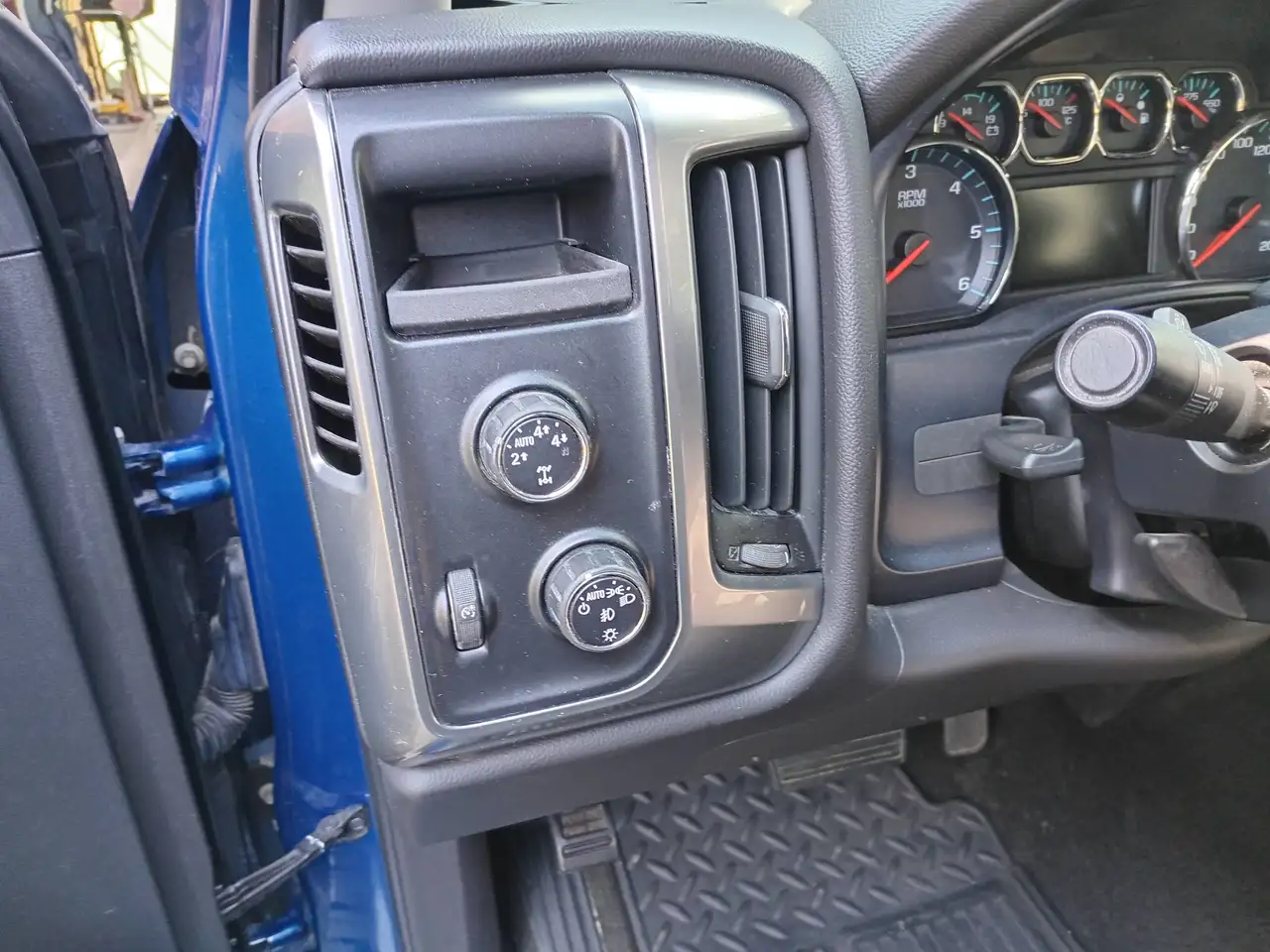 Chevrolet Silverado 1500 снимка Chevrolet Silverado 1500