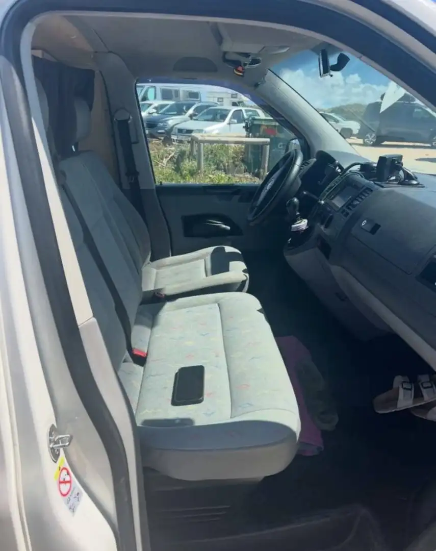 Volkswagen T5 Transporter - 2