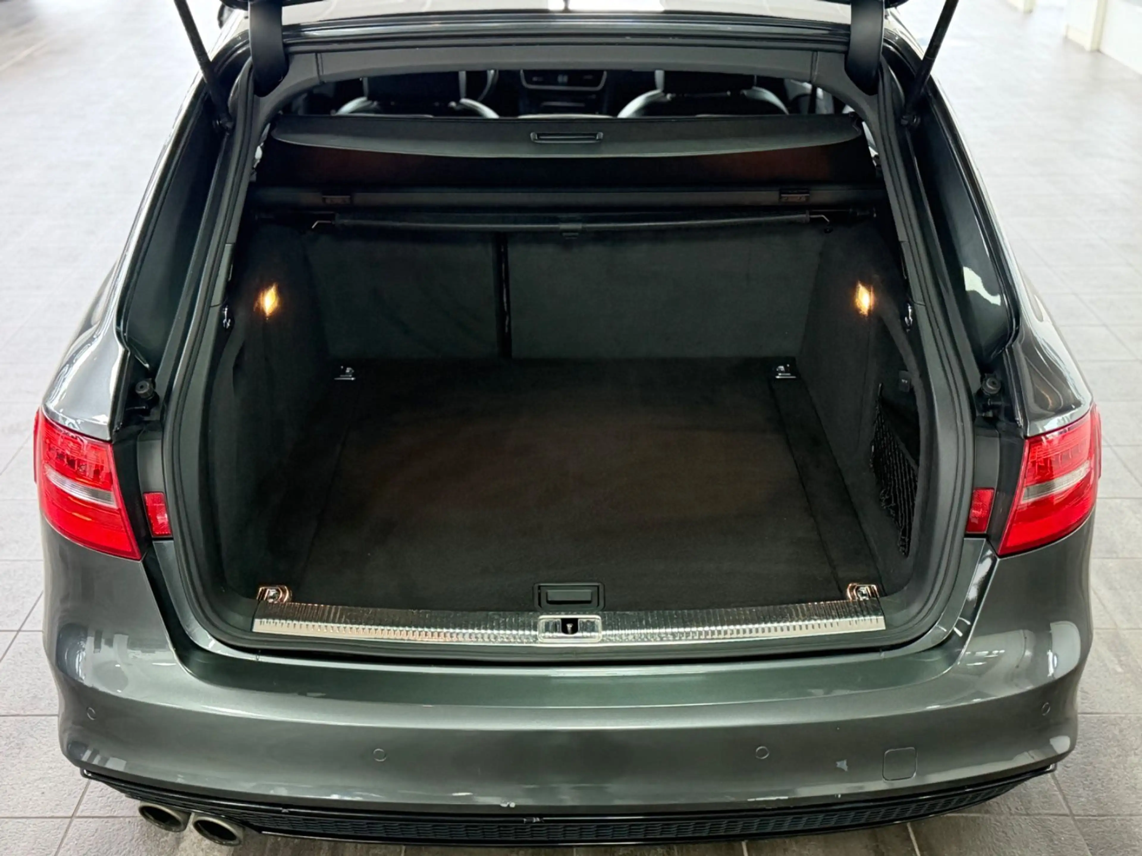 Audi A4 Avant S line Sportpaket / S-Heft / 2.Hand — photo 18