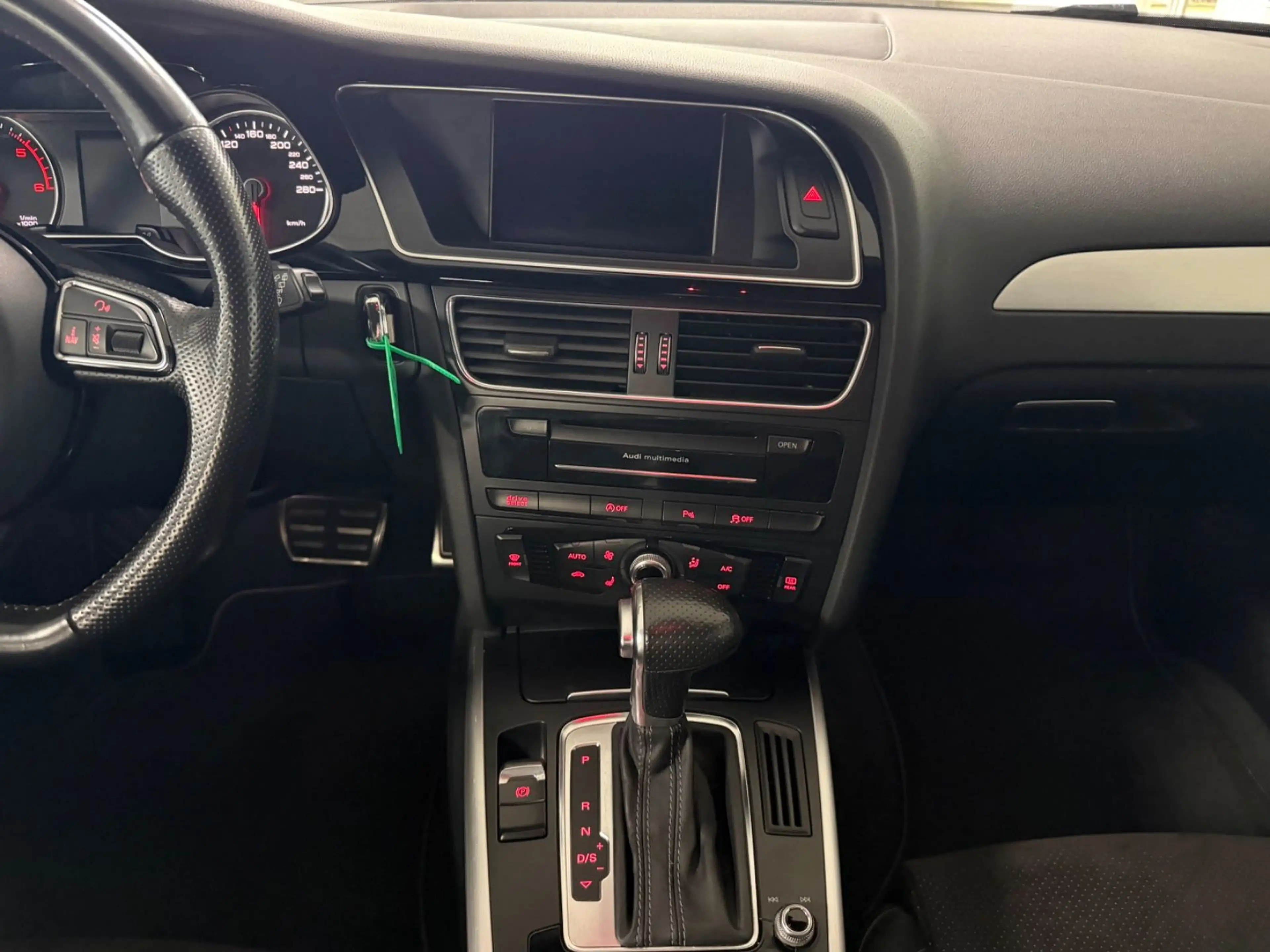 Audi A4 Avant S line Sportpaket / S-Heft / 2.Hand — photo 16