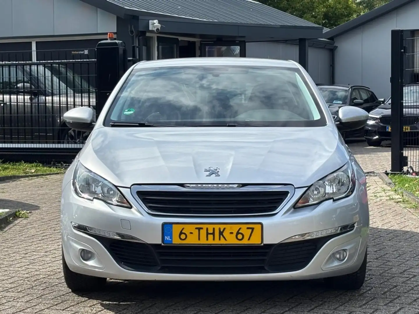 Peugeot 308 1.2 VTI Benzine 5-Deurs 2014 Trekhaak Grijs - 2