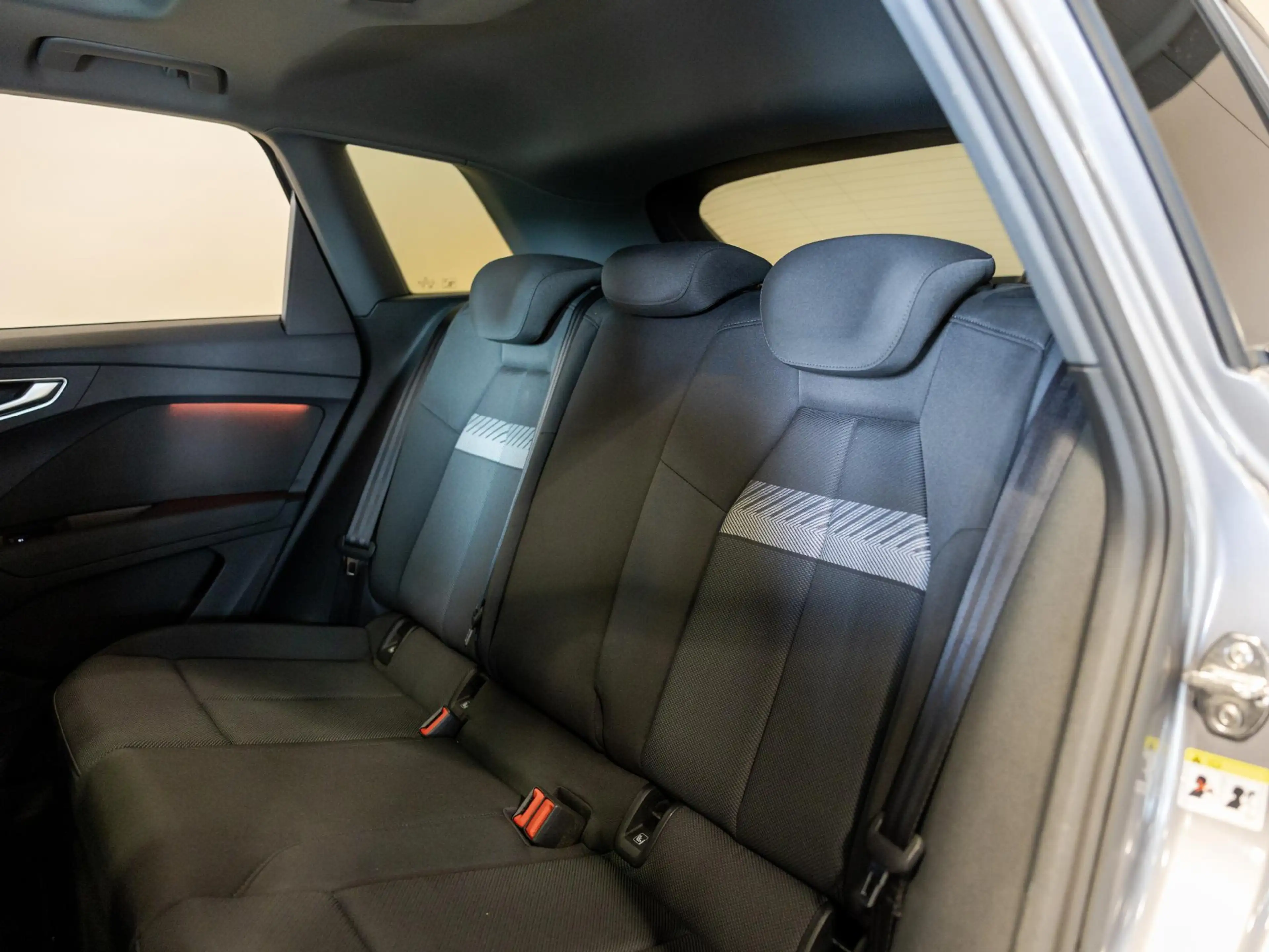 Audi Q4 e-tron 40 Launch edition Advanced Plus 77 kWh / 204pk / P — photo 9
