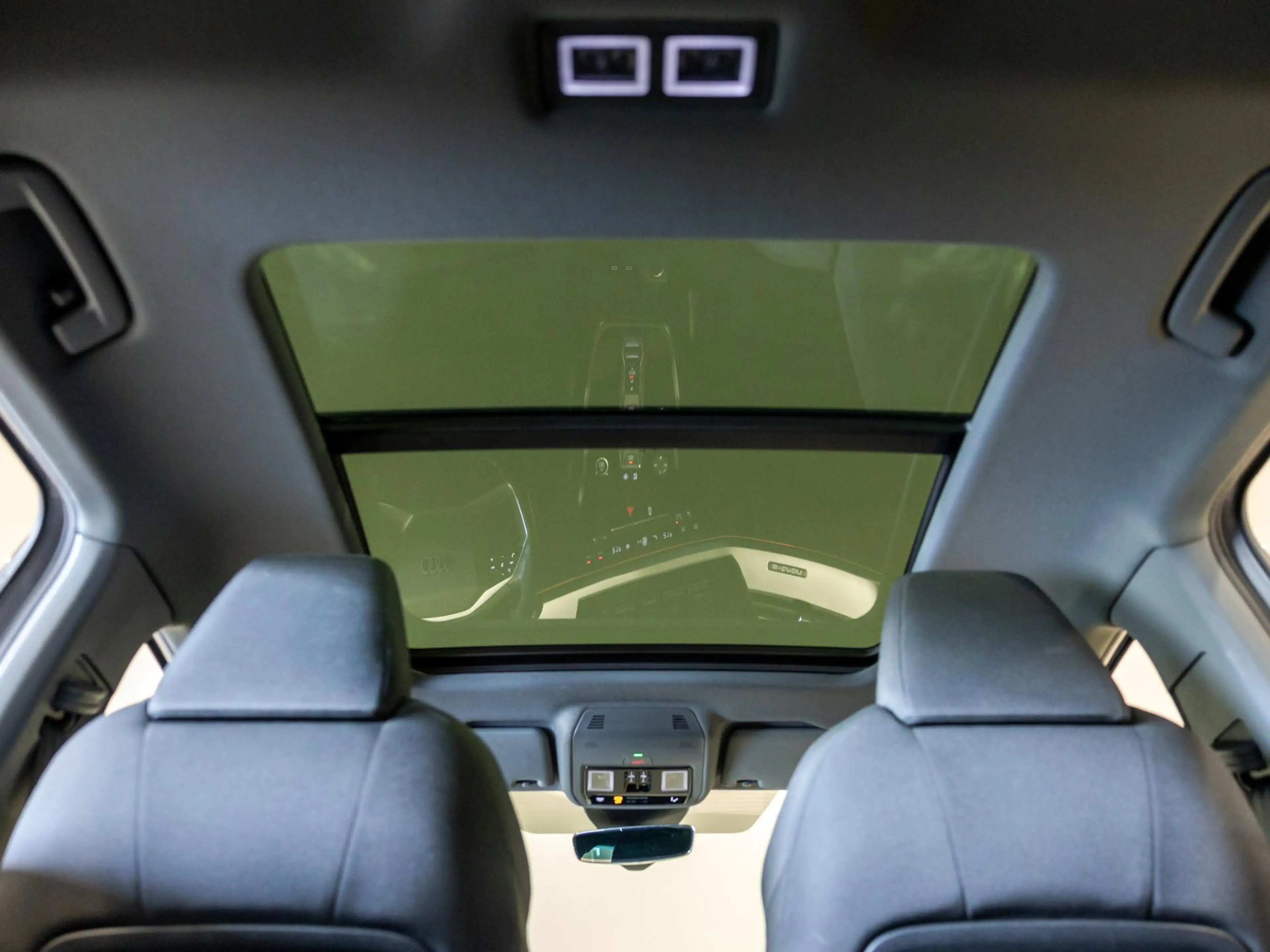 Audi Q4 e-tron 40 Launch edition Advanced Plus 77 kWh / 204pk / P — photo 5
