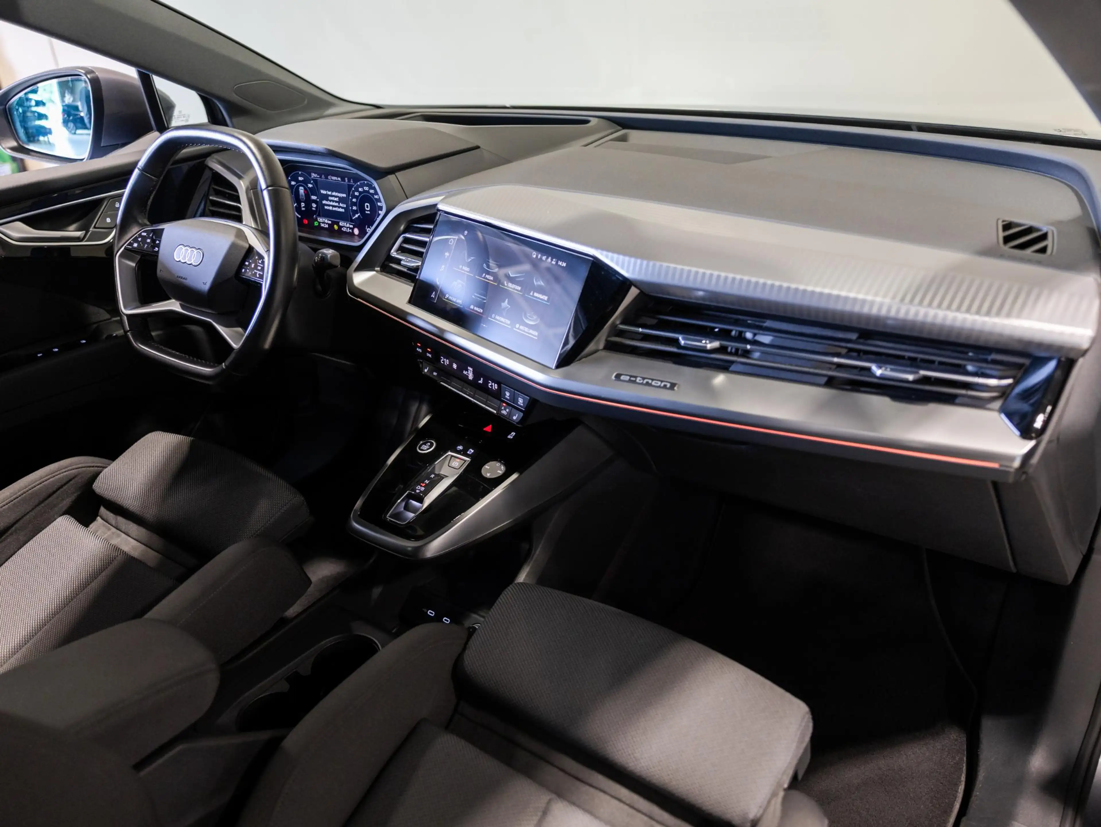 Audi Q4 e-tron 40 Launch edition Advanced Plus 77 kWh / 204pk / P — photo 7