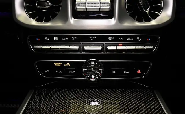 Mercedes-Benz G-Class view 11