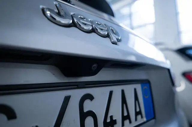 Jeep Compass view 14