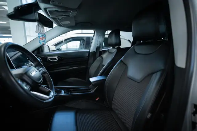 Jeep Compass view 7