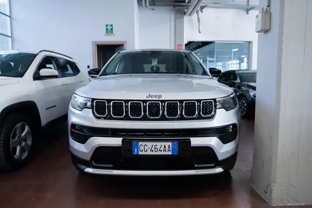 Jeep Compass view 4
