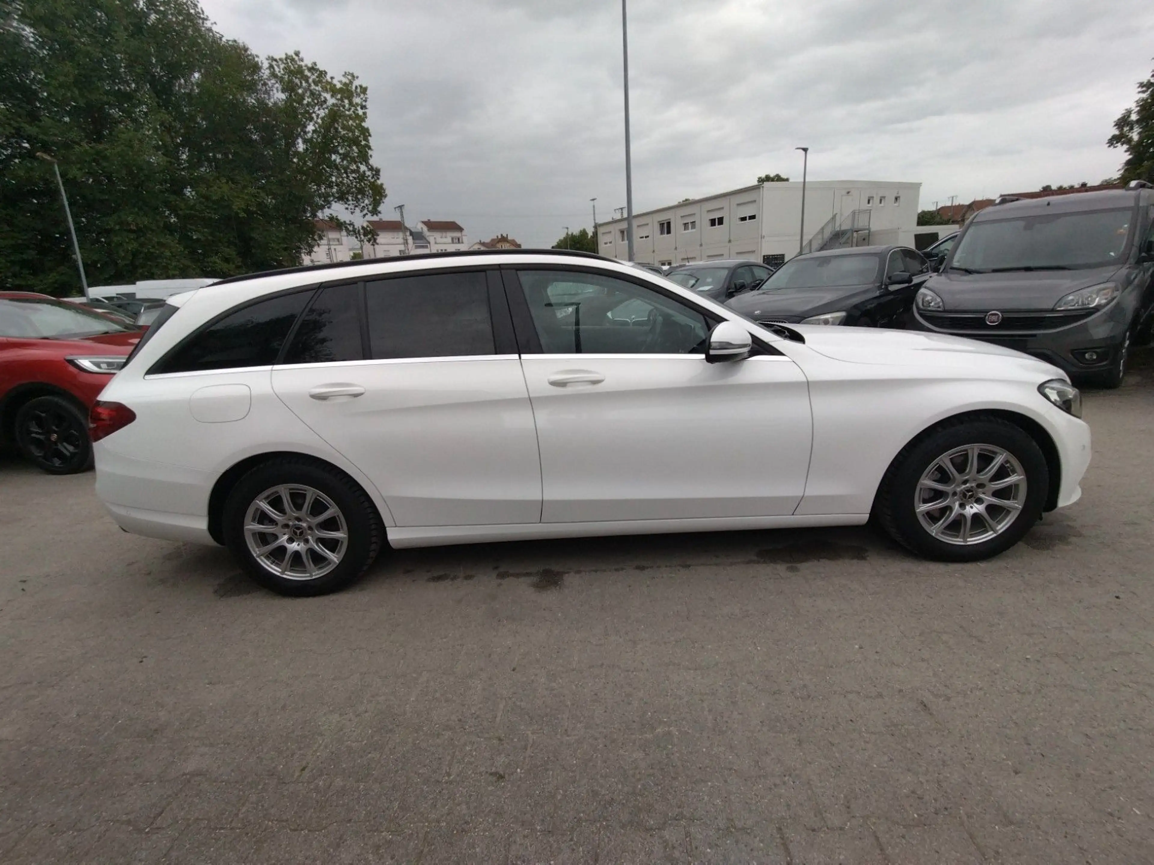 Mercedes-Benz C 200 T d G-Tronic Plus+LEDER+NAVI+LED+CAM+SHZ — photo 8