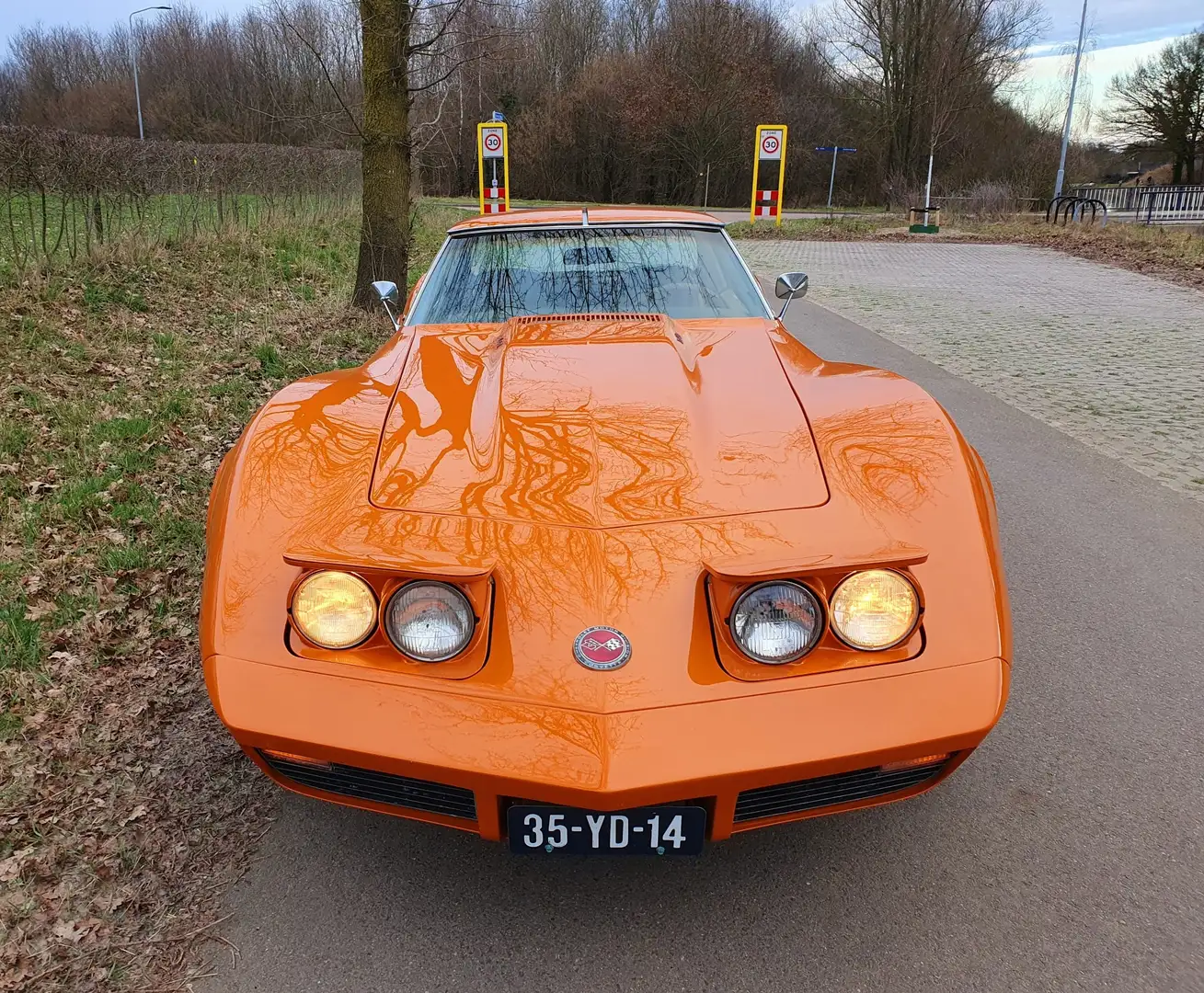Oldtimer Chevrolet 1973 Stingray Orange - 2