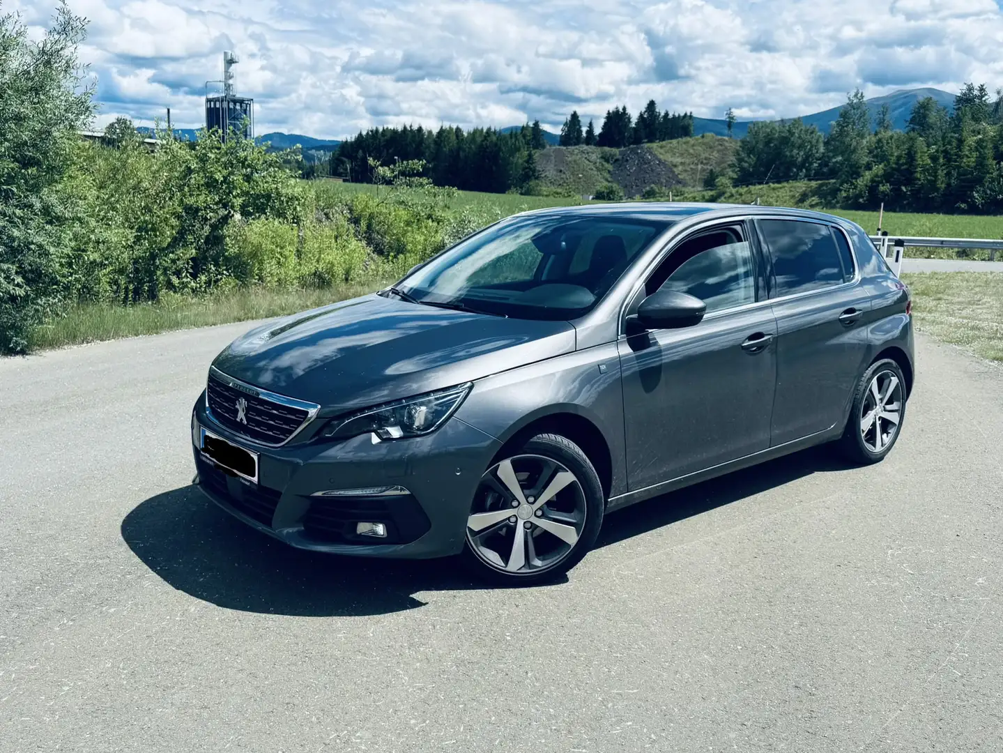 Peugeot 308 1,2 PureTech 130 Tech Edition S&S Grau - 2