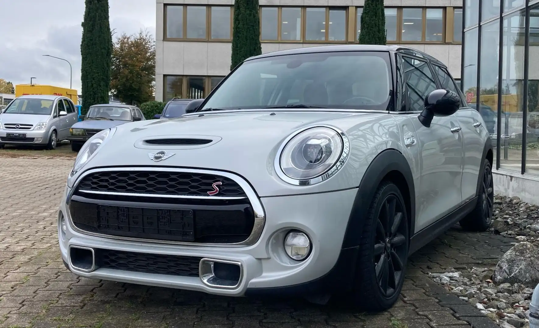 MINI Cooper SD COOPER SD Mini 5-trg. Navi Automatik PDC LED Silber - 1