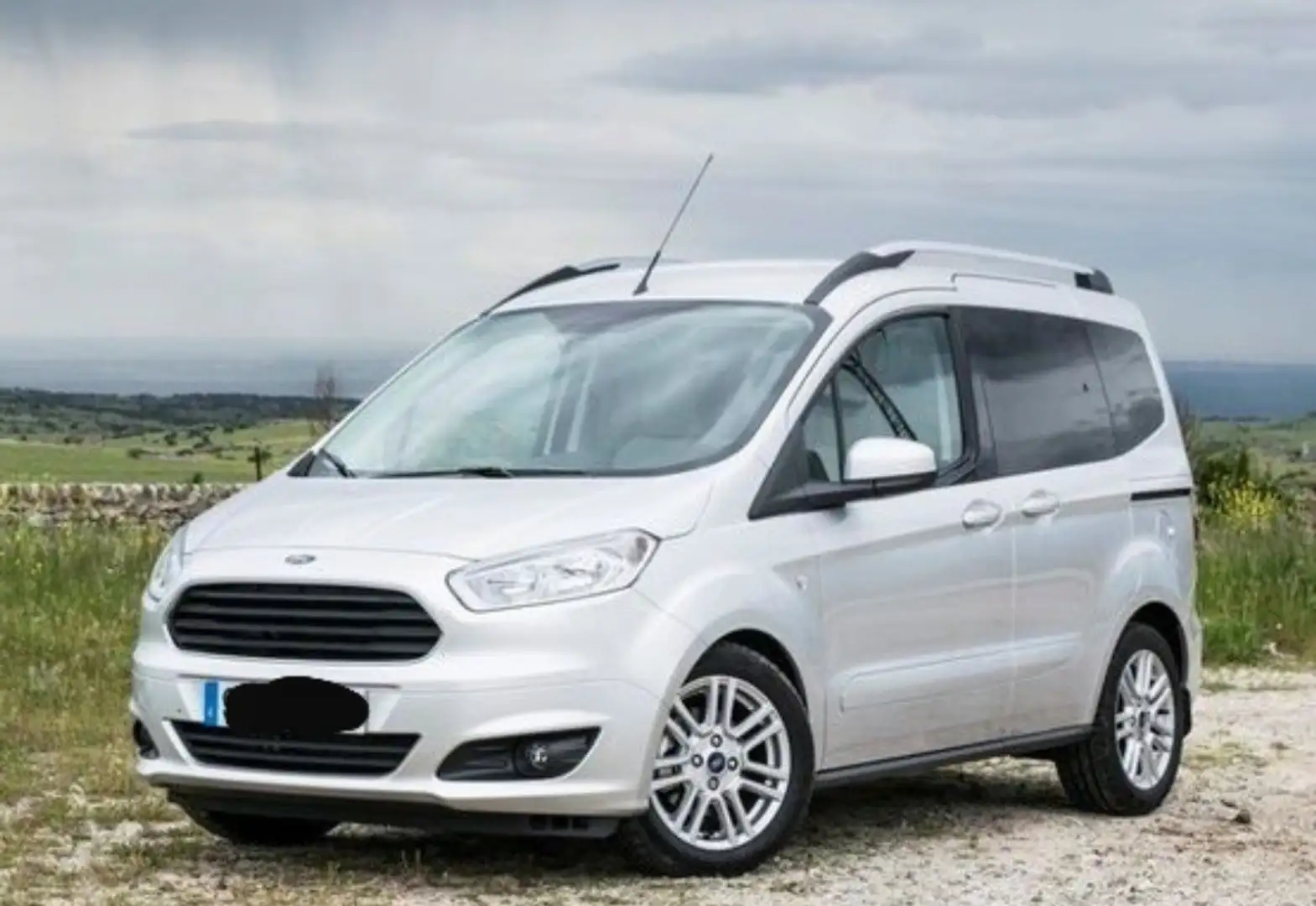 Ford Tourneo Courier 1.0 Ecoboost Titanium - 1