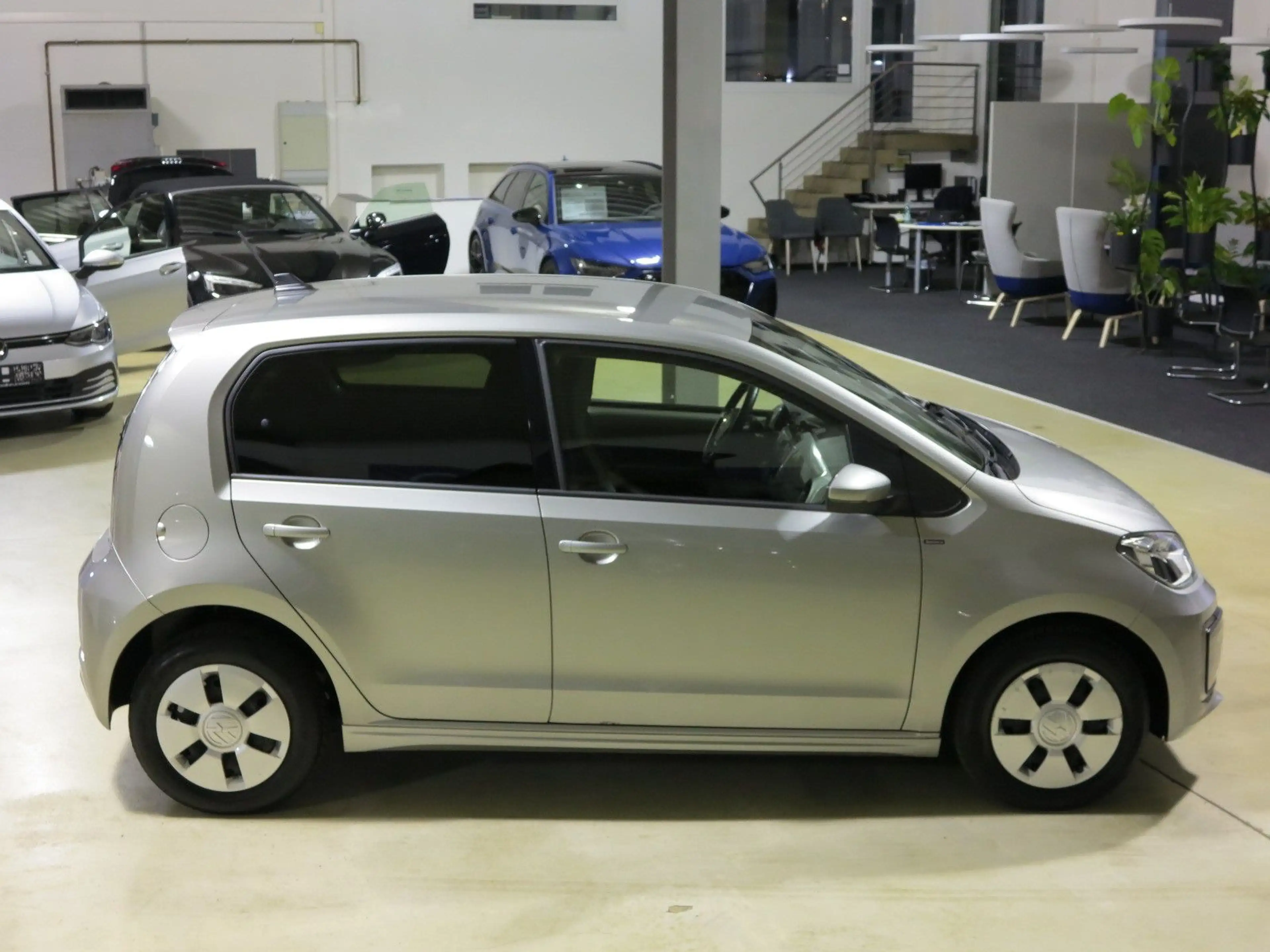 Volkswagen up! e-up! Max CCS GRA Climatronic DAB RFK — photo 13
