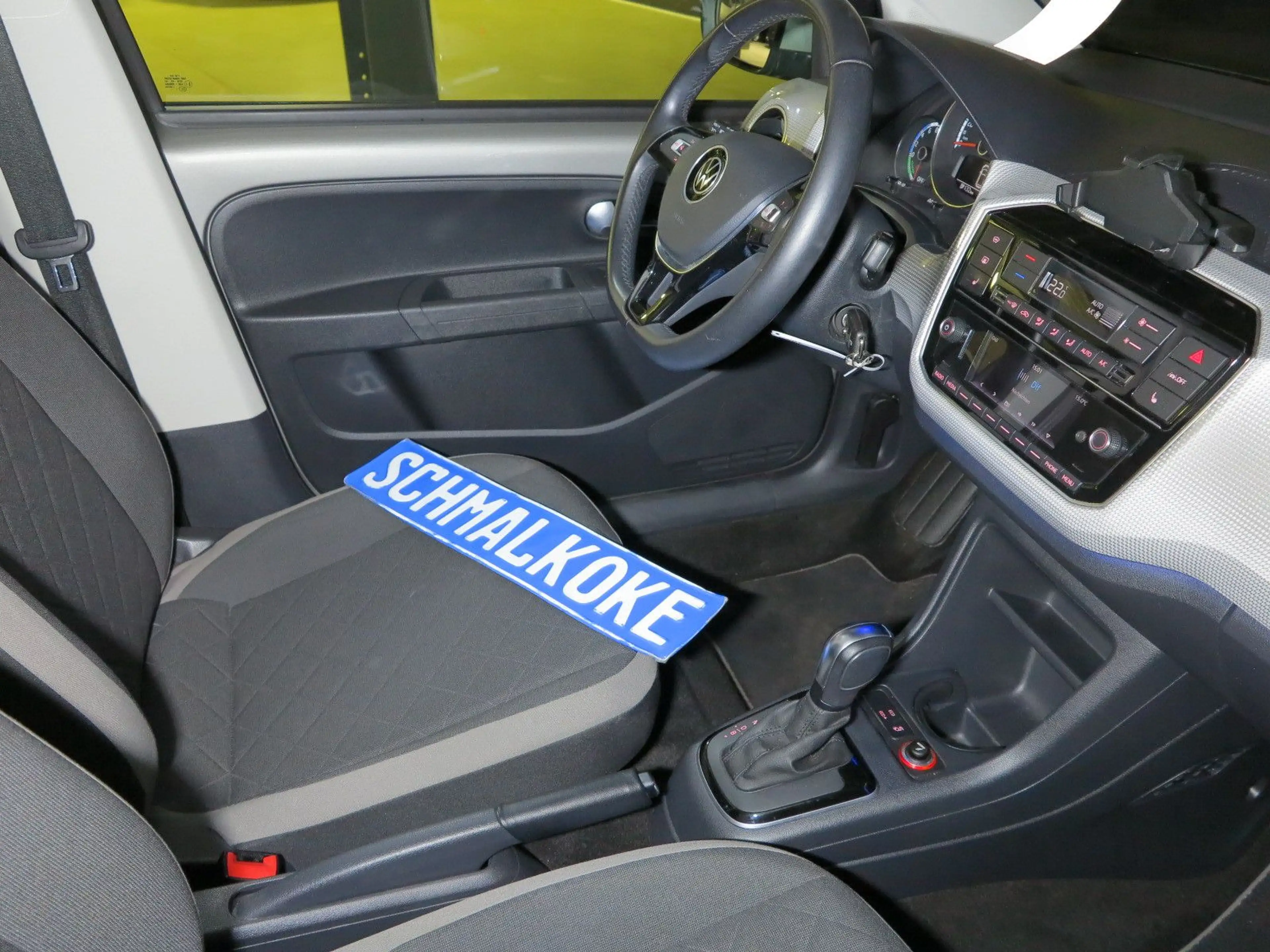 Volkswagen up! e-up! Max CCS GRA Climatronic DAB RFK — photo 4