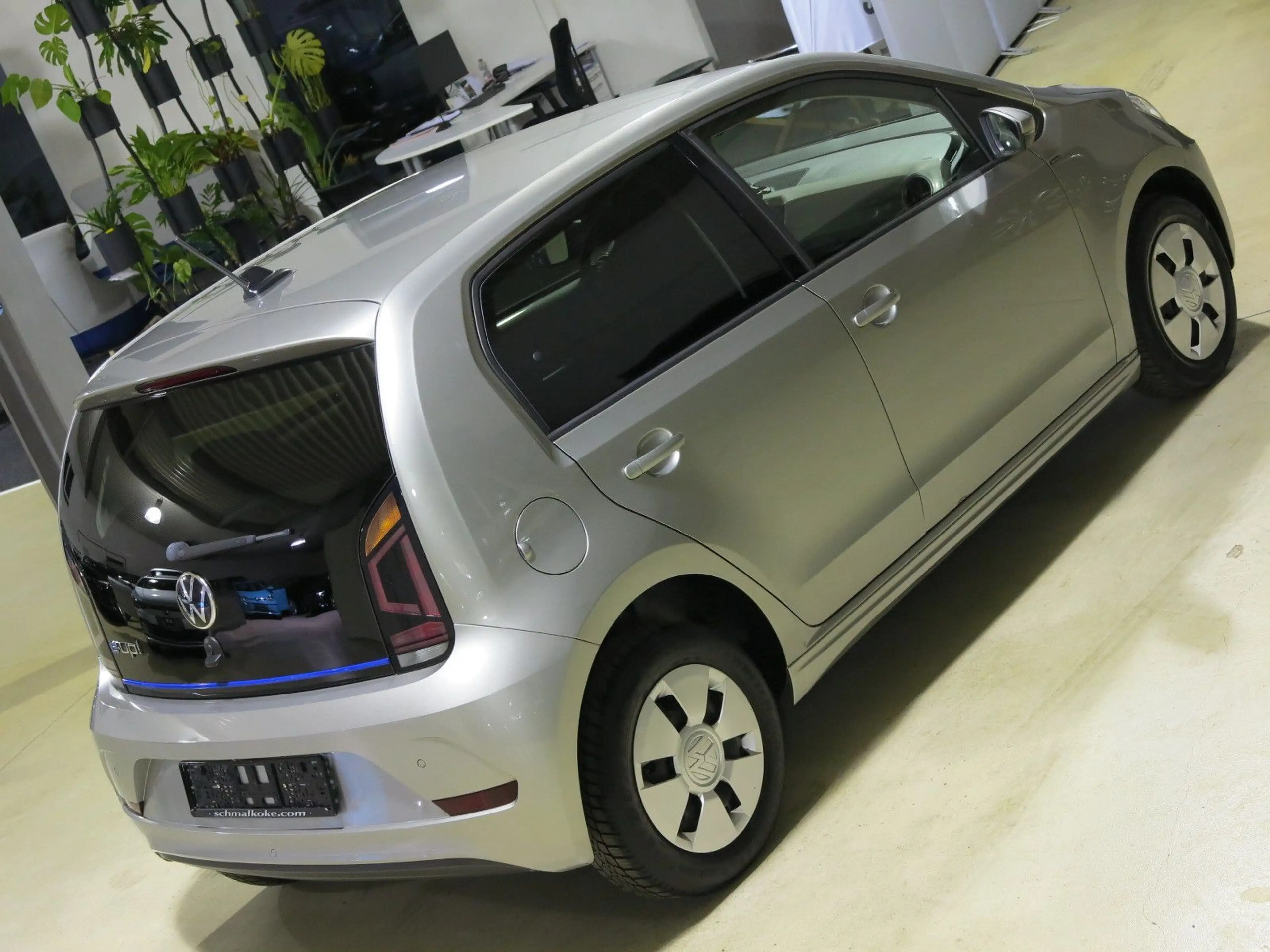 Volkswagen up! e-up! Max CCS GRA Climatronic DAB RFK — photo 3