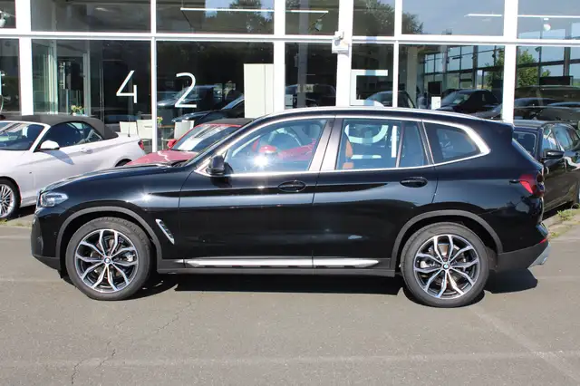BMW X3 view 4