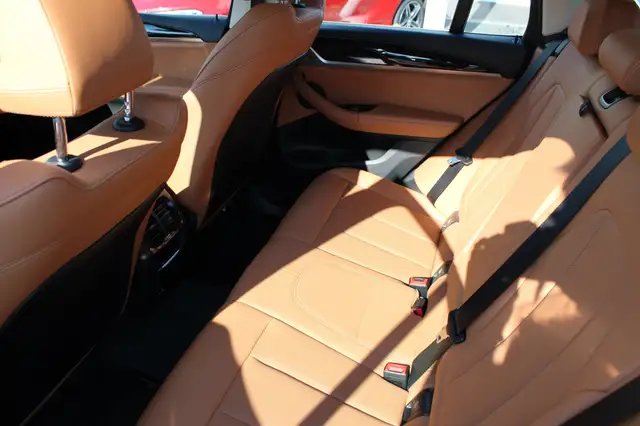 BMW X3 view 10