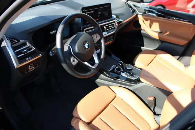 BMW X3 view 8