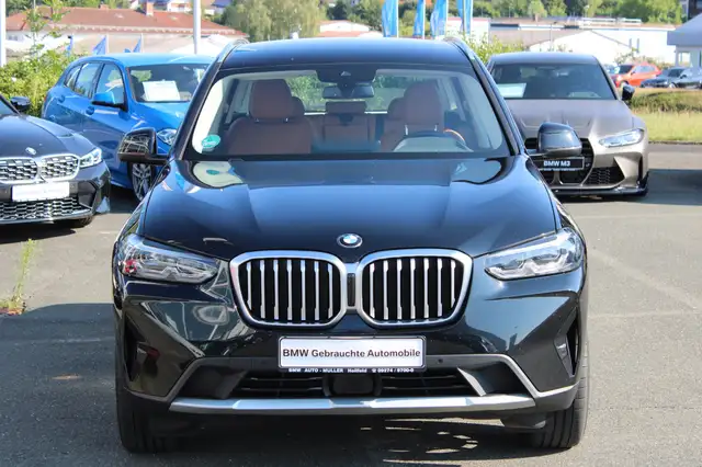 BMW X3 view 3