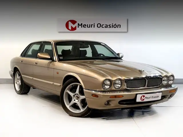 Jaguar XJ XJ8 3.2 Executive