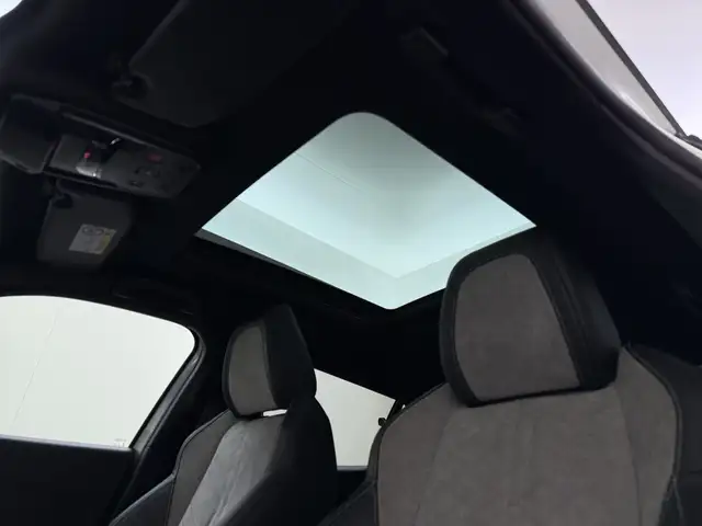 Peugeot E-2008 view 11