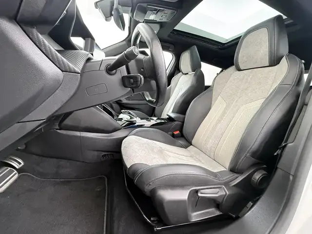 Peugeot E-2008 view 13