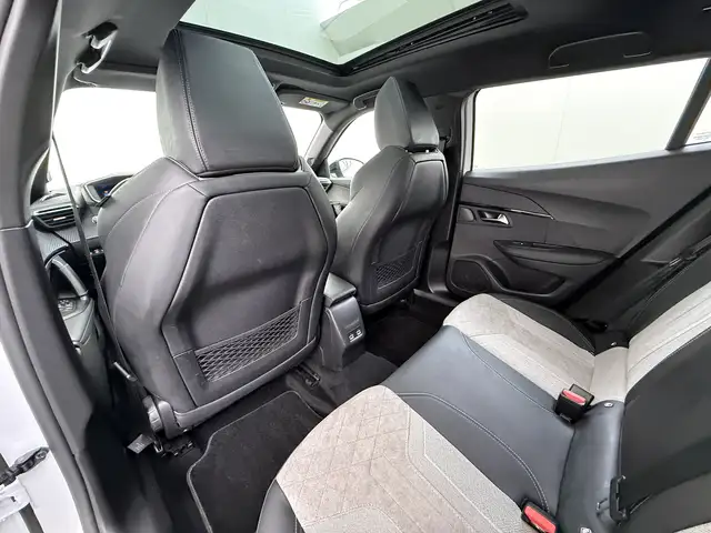 Peugeot E-2008 view 14