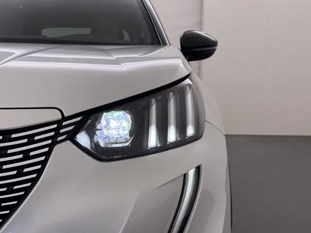 Peugeot E-2008 view 28