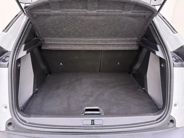 Peugeot E-2008 view 26