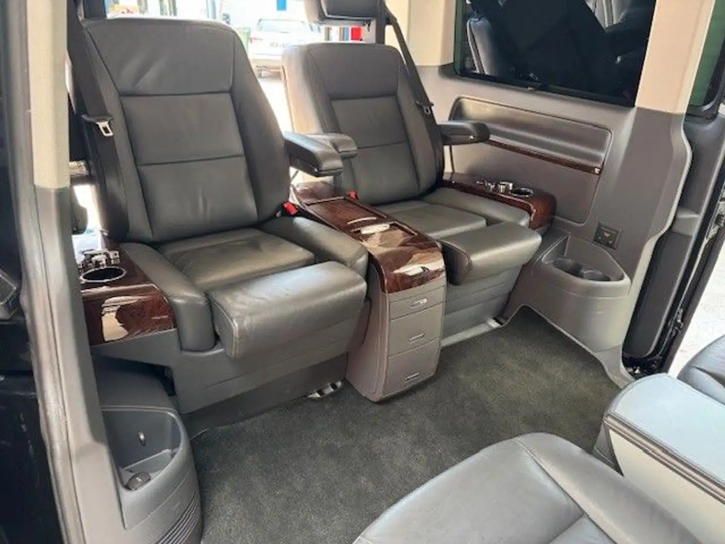 Volkswagen T5 Multivan Highline 4Motion Business Voll 1Hand Schwarz - 1