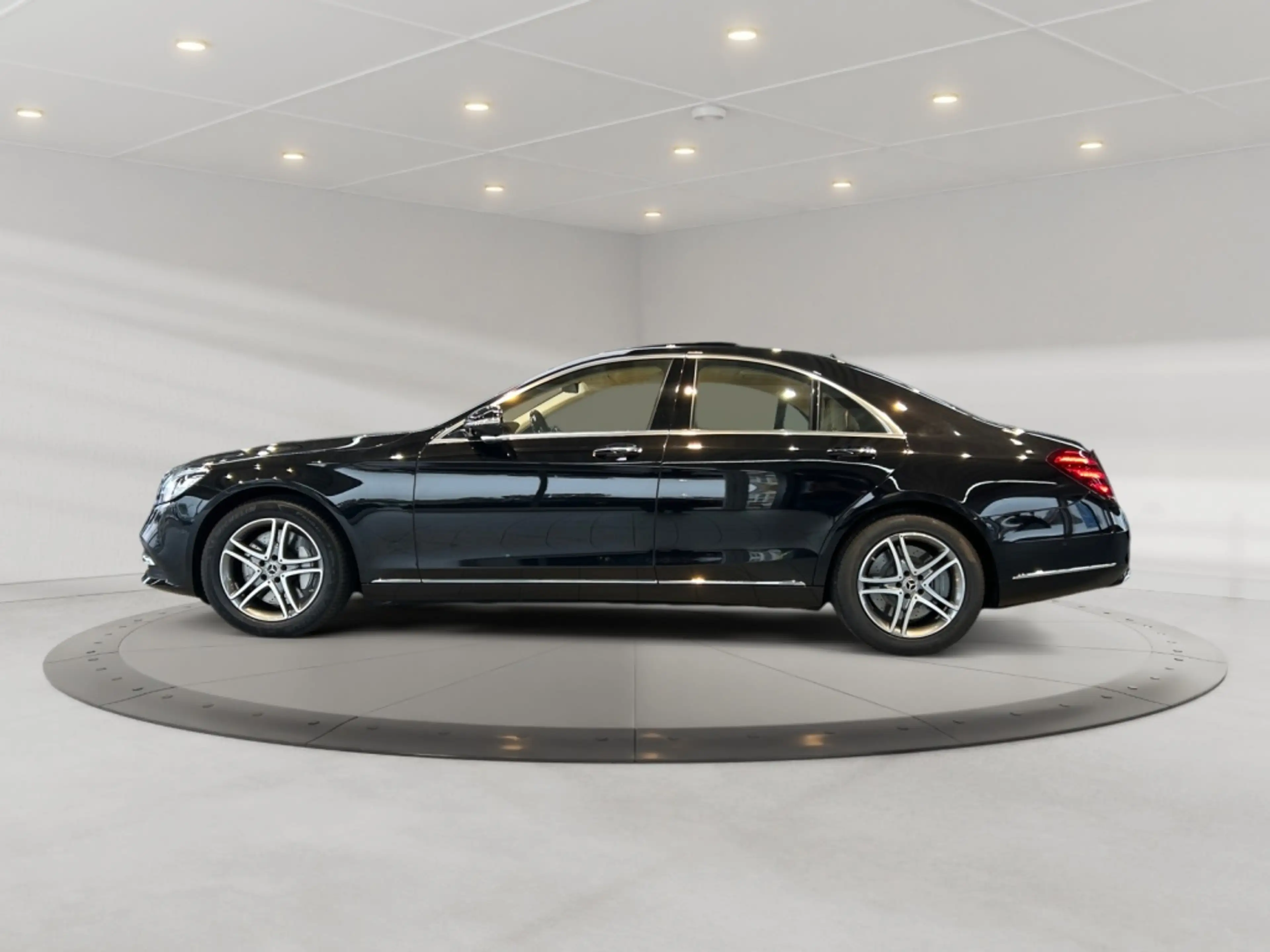 Mercedes-Benz S 560 4matic Comand+Burm+MBeam+Fahrassist+HUD — photo 4