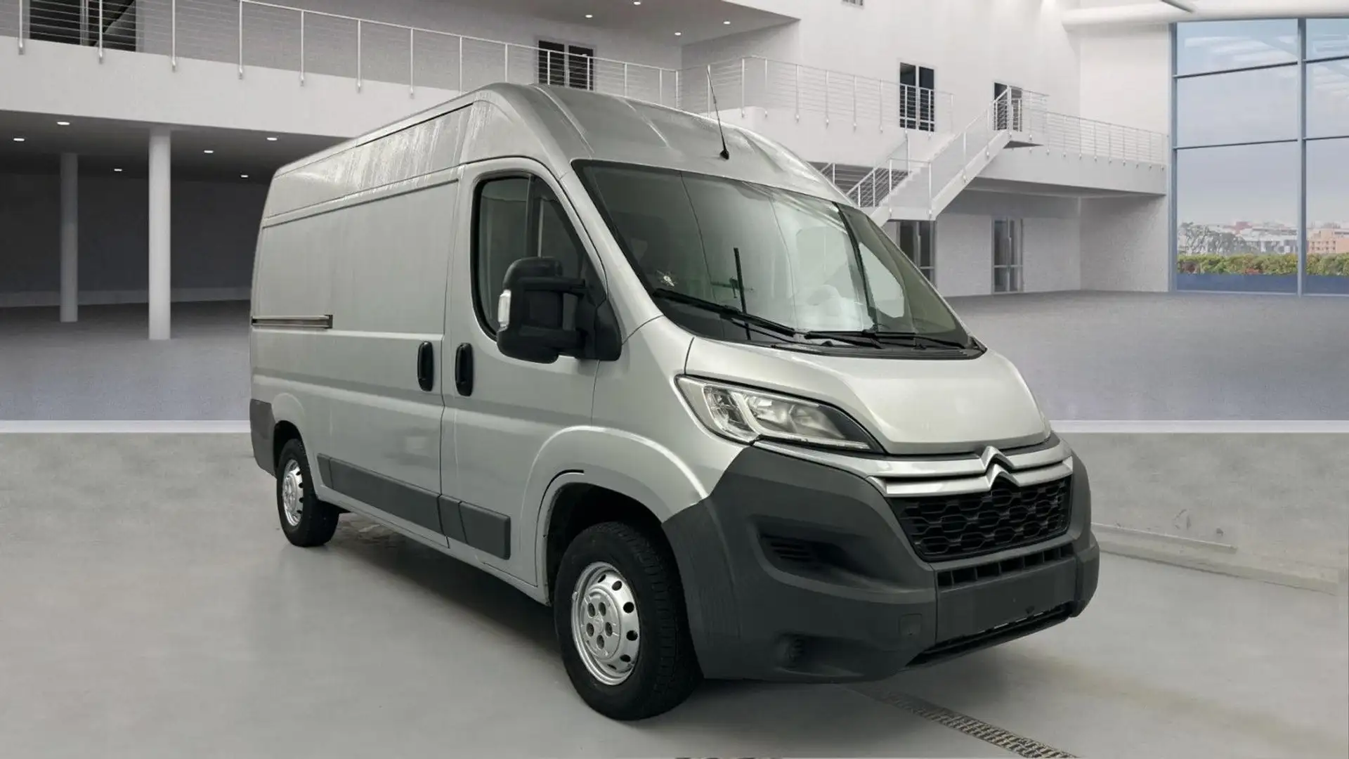 Citroen Jumper 33 L2H2 Profi BlueHDi, wenig Kilometer! Grau - 2