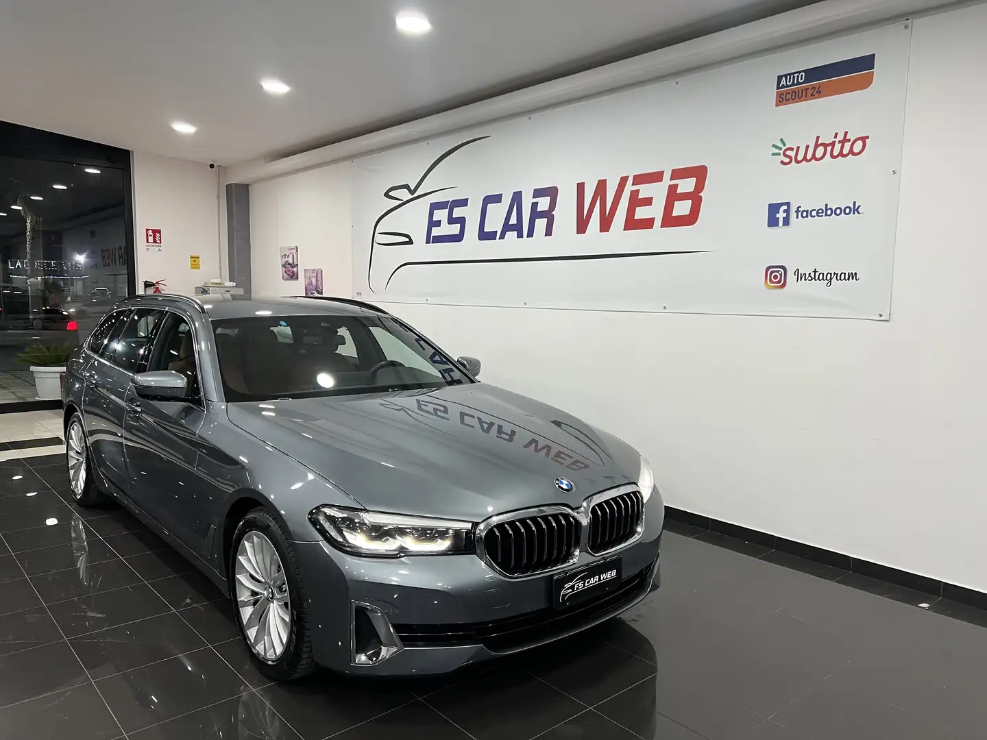 BMW 520 d Touring mhev 48V xdrive Luxury auto 190 cv Gris - 1