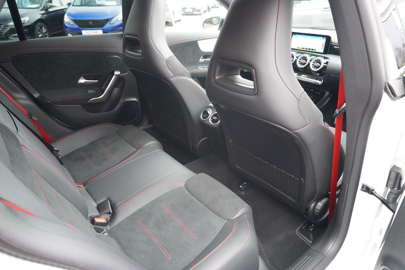 Mercedes-Benz CLA 35 AMG 4Matic LED Navi Head-Up 360° ACC PDC — photo 12
