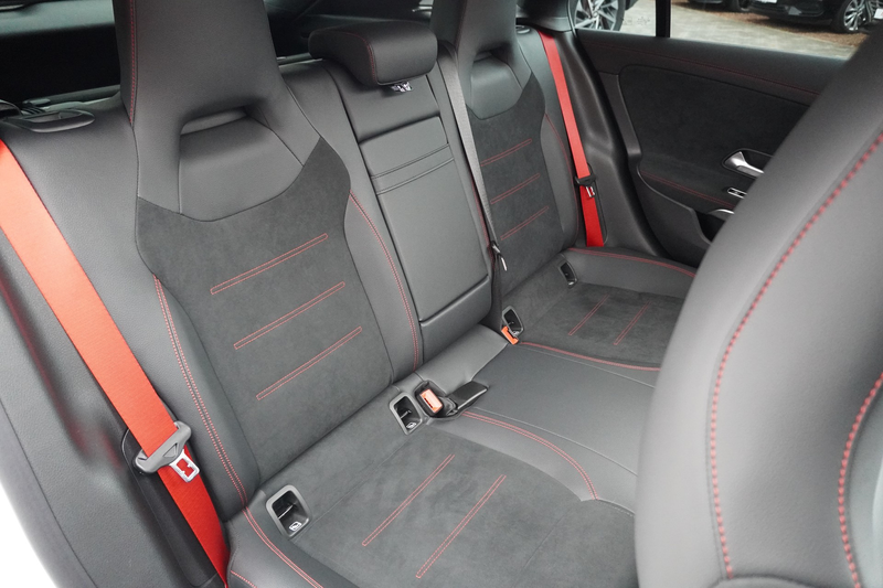 Mercedes-Benz CLA 35 AMG 4Matic LED Navi Head-Up 360° ACC PDC — photo 13