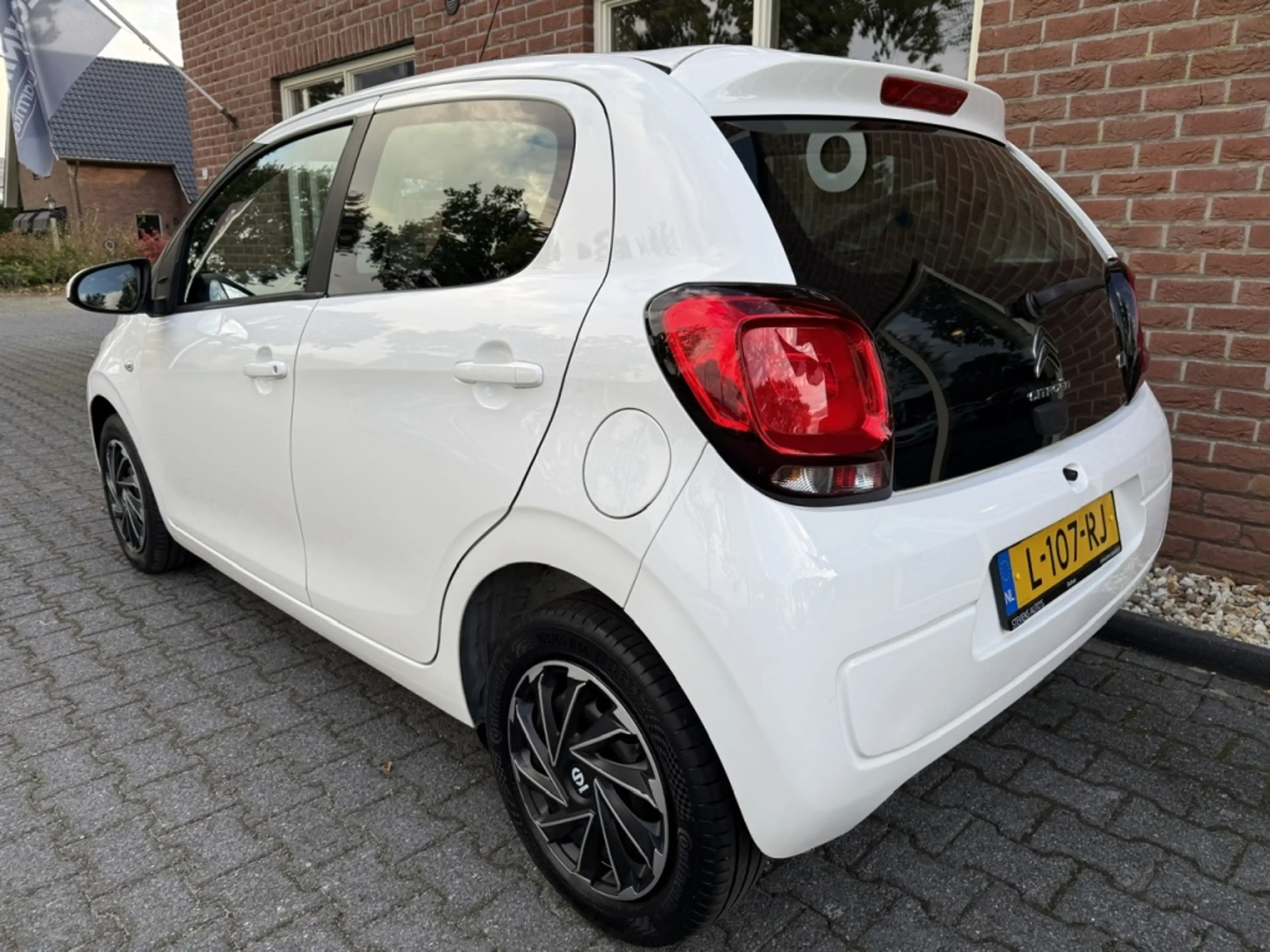Citroen C1 1.0 VTi Feel CAMERA / CARPLAY / ANDROID / AIRCO — photo 12