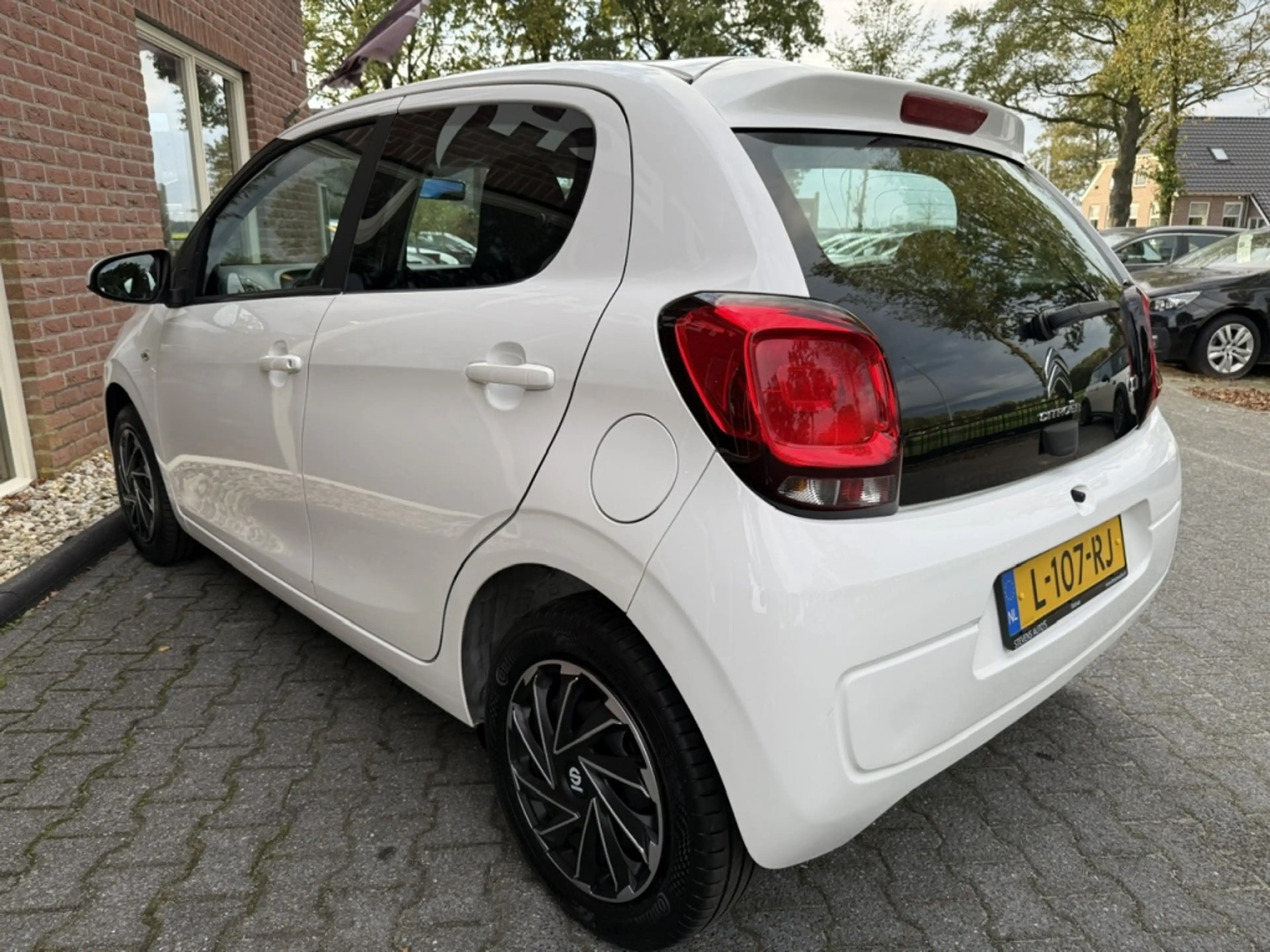 Citroen C1 1.0 VTi Feel CAMERA / CARPLAY / ANDROID / AIRCO — photo 38