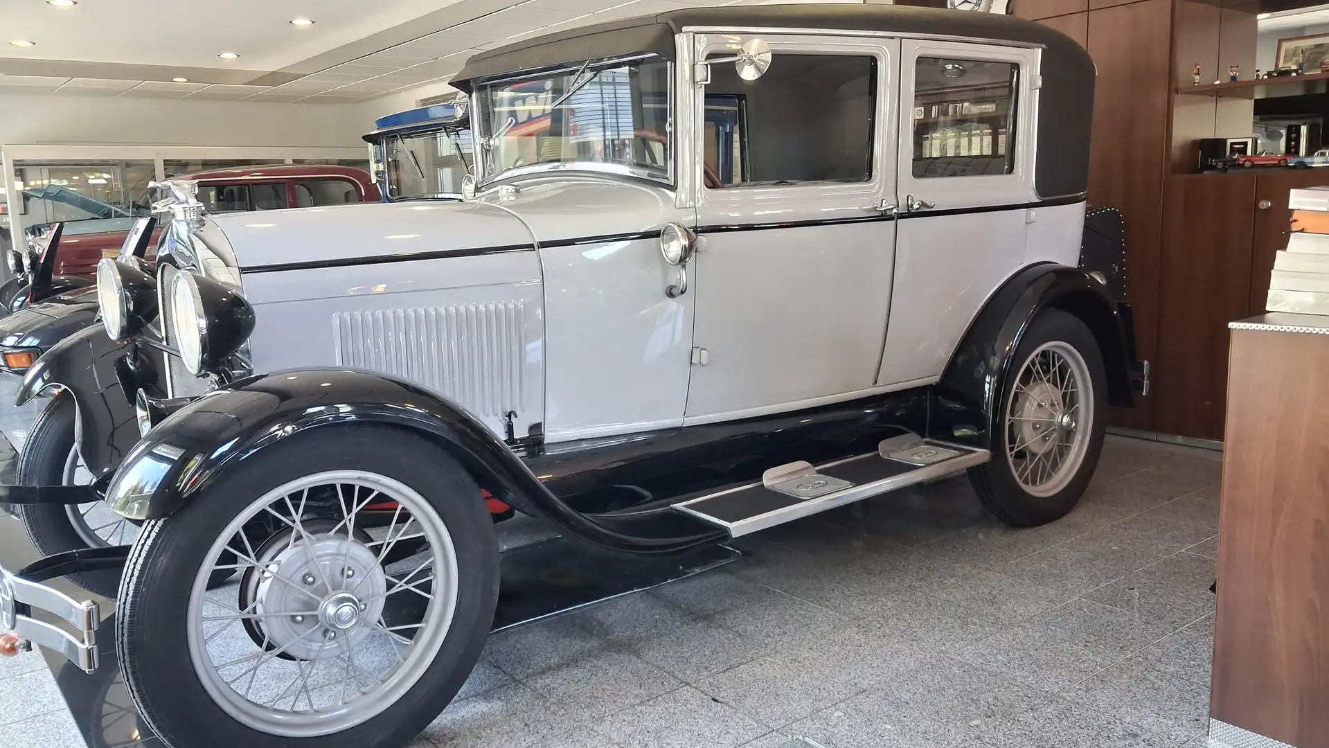 Oldtimer Ford Model A Серый - 1