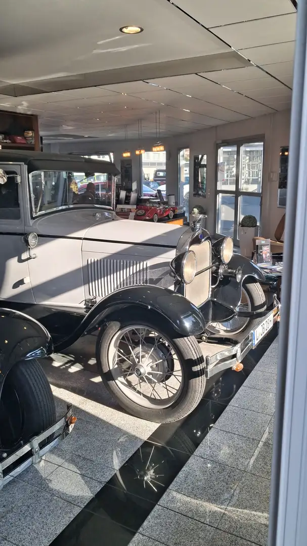 Oldtimer Ford Model  A Grijs - 2