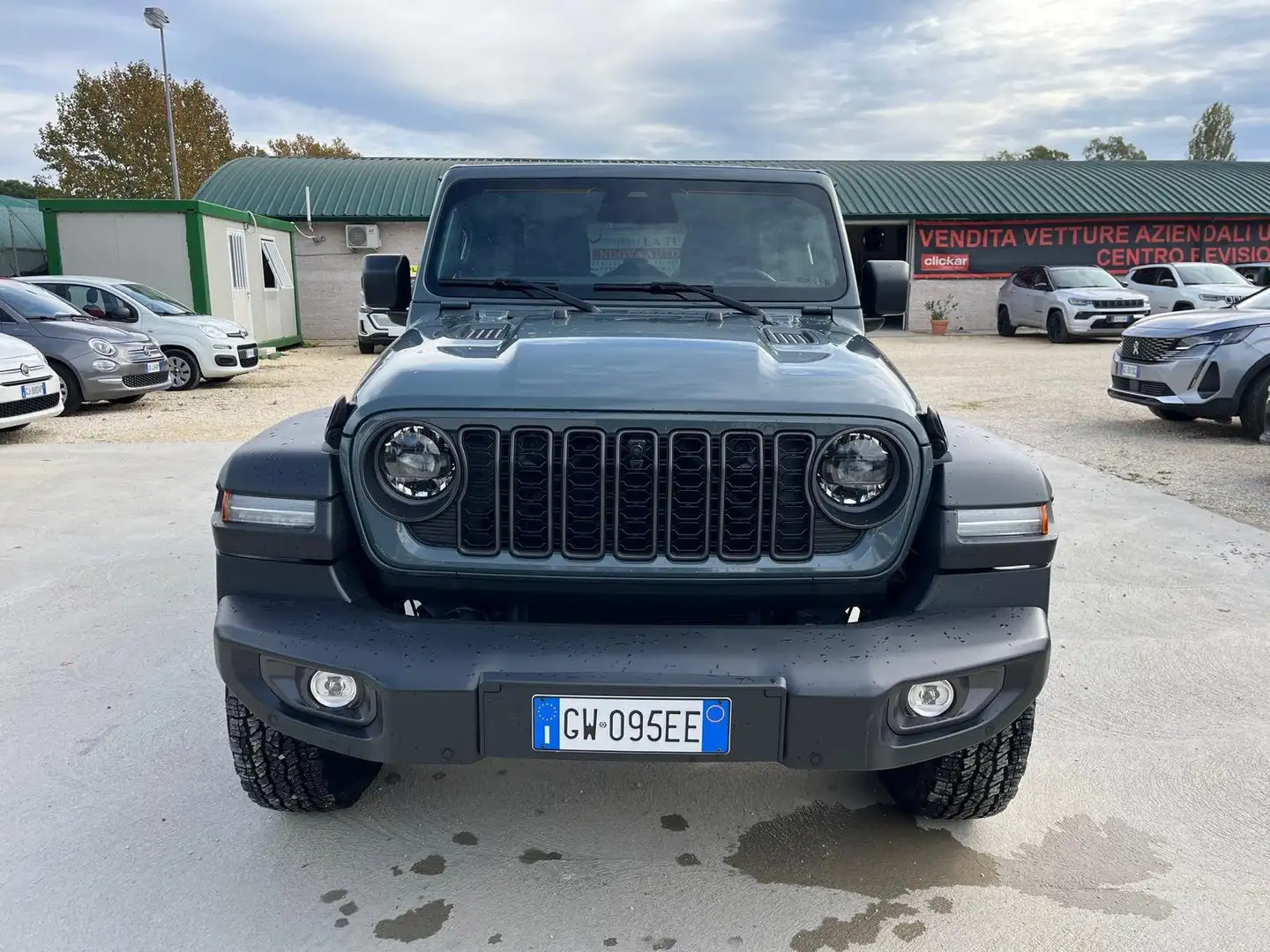 Jeep Wrangler Unlimited 2.0 turbo Sahara auto - NO VINCOLI FIN. Gris - 2