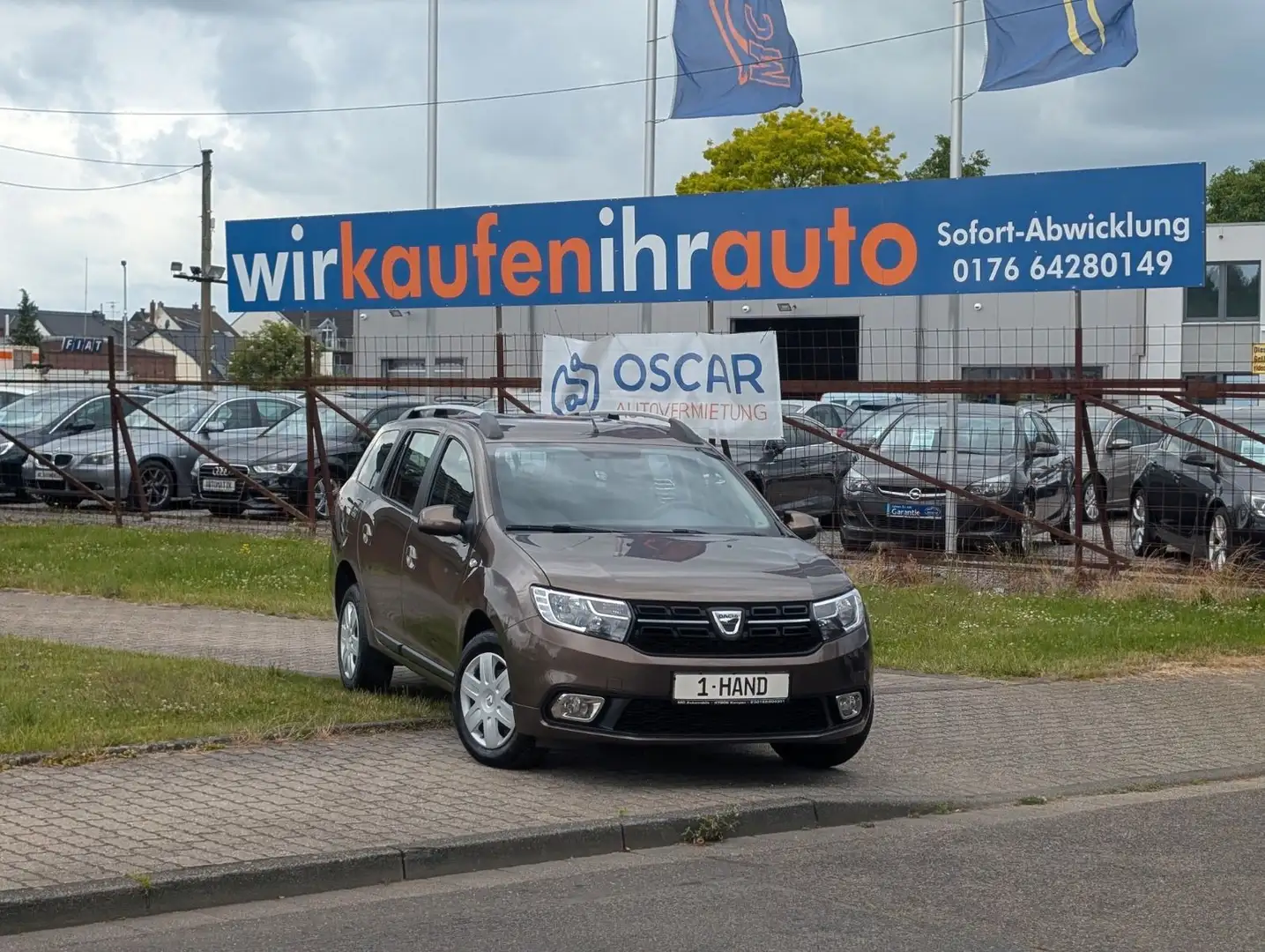 Dacia Logan MCV II Kombi Comfort*LPG GASANLAGE*AHK !! Braun - 1