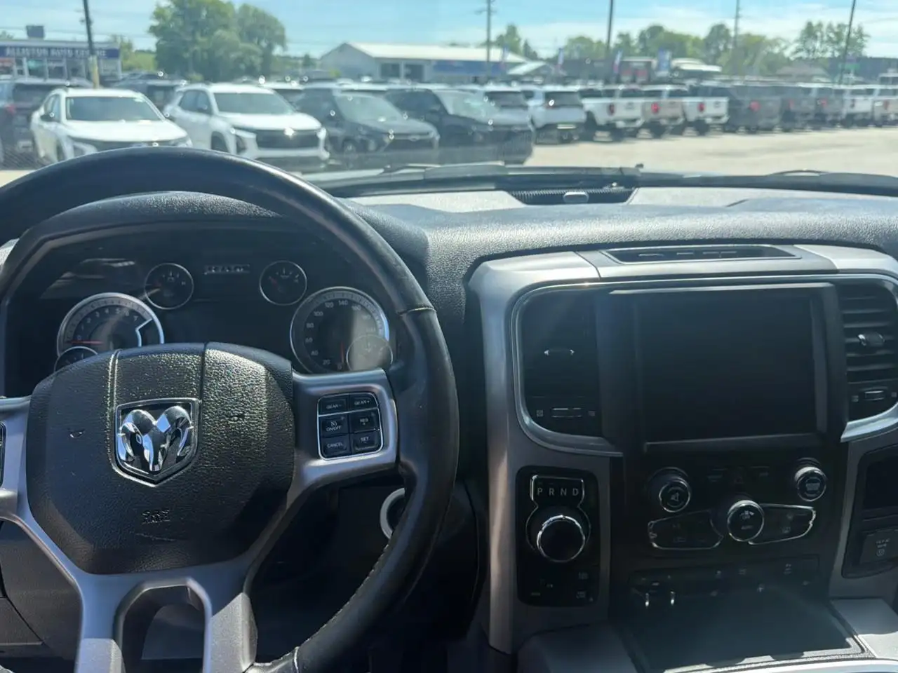 RAM 1500 снимка RAM 1500