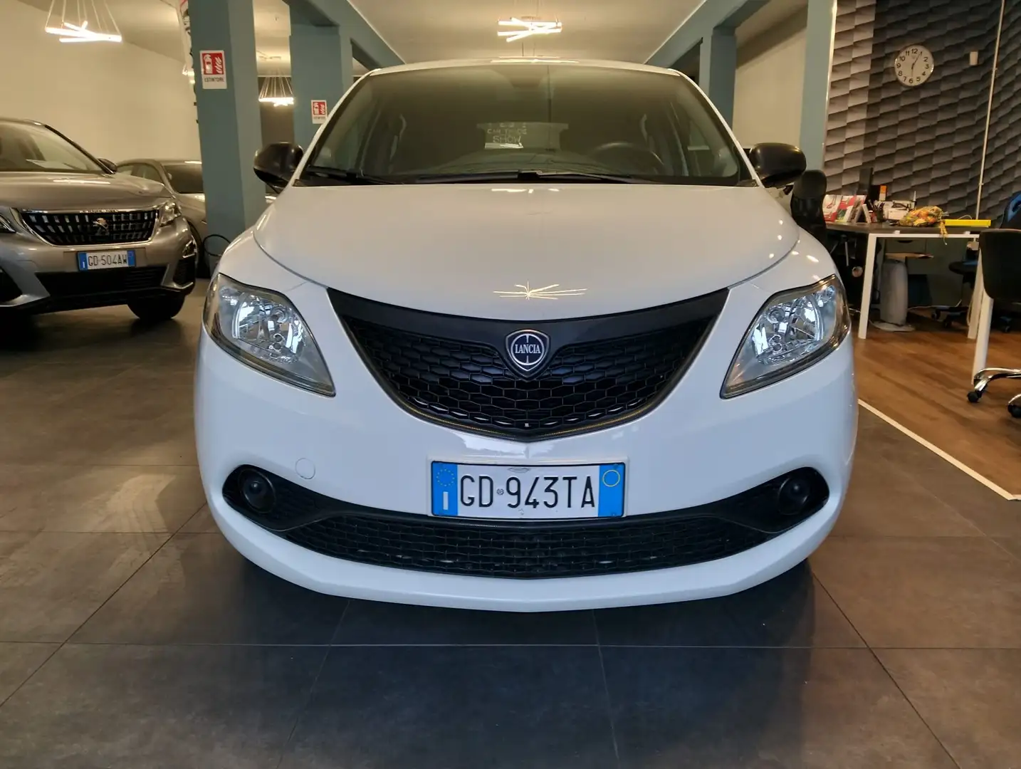 Lancia Ypsilon 1.0 firefly hybrid Silver s Bianco - 2